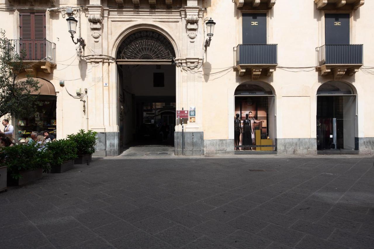 La Regina Del Duomo Catania Centro Hotell Exteriör bild